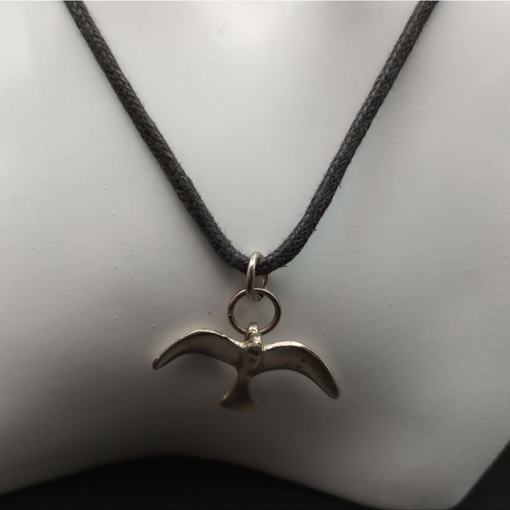 Elegant flying eagle bird necklace. Elegant! N327 - Picture 2 of 4